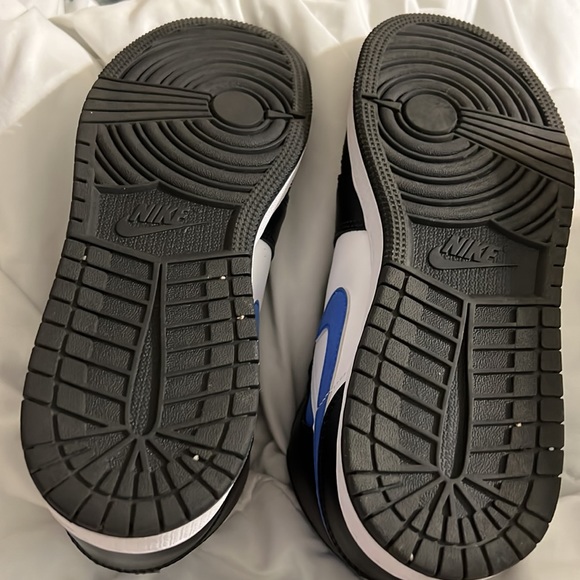 Air Jordan 1 Mid GS 'Racer Blue’ 6Y - Picture 3 of 5